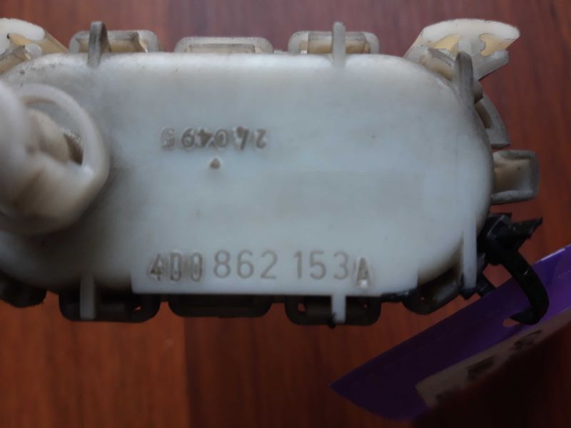 4D0862153A Замок лючка бензобака 4D0862153A_1 фото